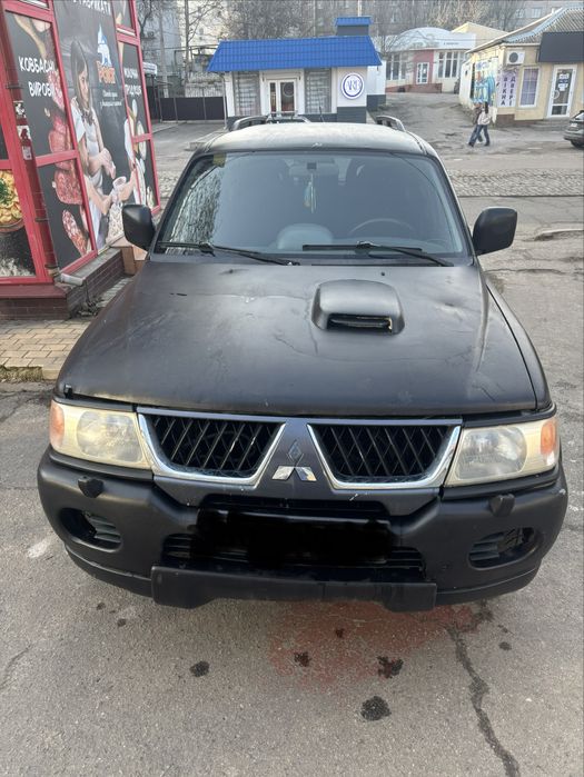 Mitsubishi Pajero Sport 1