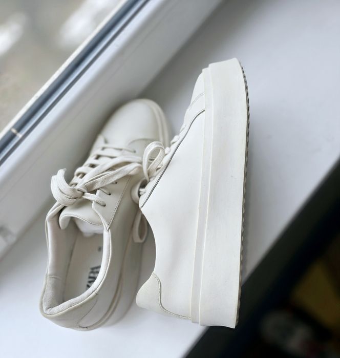 Базові шкіряні брендові кеди Zara на завишеній подошві, дуже зручні!!!