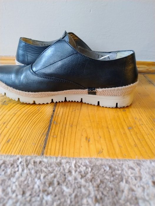 Sprzedam buty damskie skórzane 39