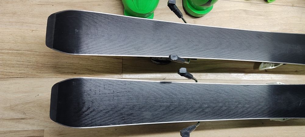 KOMPLET Narty Atomic 80 cm Buty 28 Kask Gogle Kijki