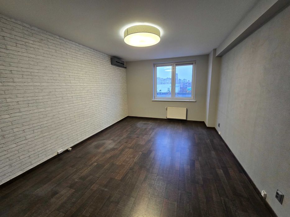 Вільна! Від власника! Продаж 4-к квартири вул. Раїси Окіпної 4. 5 пов.