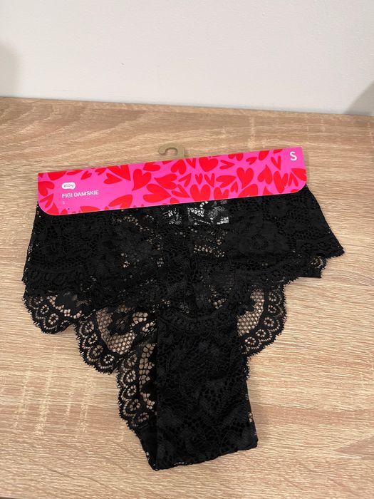 Majtki figi damskie koronkowe Rossmann