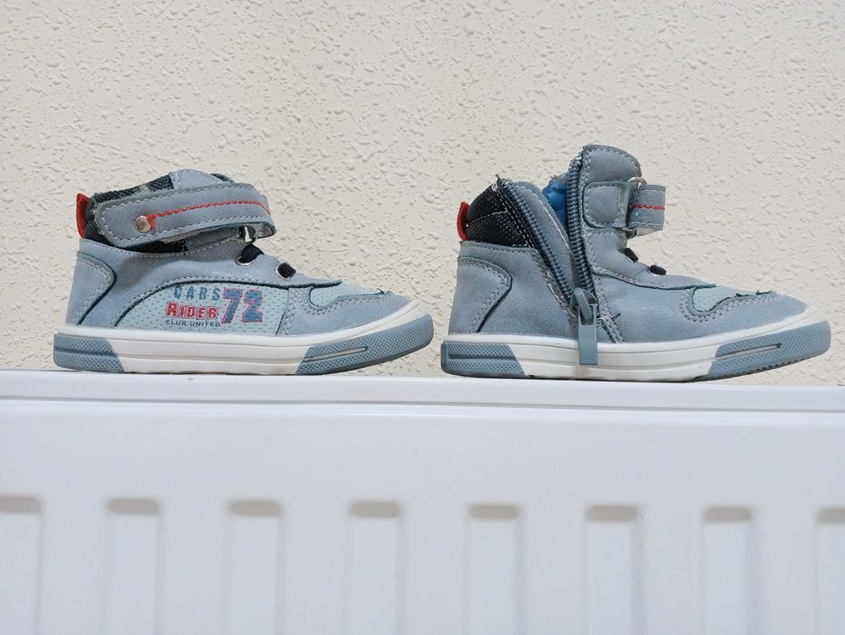 r. 22 buty dziecięce