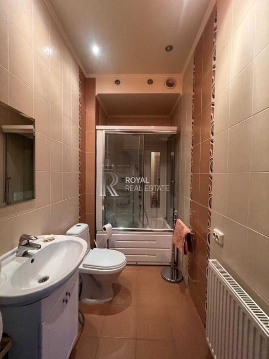 Продаж будинку 1 120 $ за м²  з басейном Хотянівка, газ, підвал, Вишгородський р-н