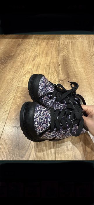 Черевики primark для дівчинки розмір 27.