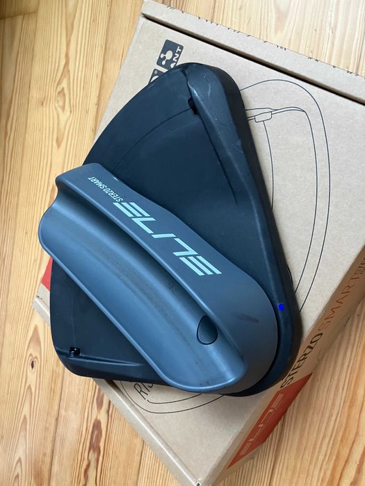 Elite Sterzo Smart (permite virar no Zwift)
