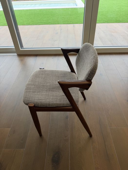 Conjunto de mesa e 4 cadeiras