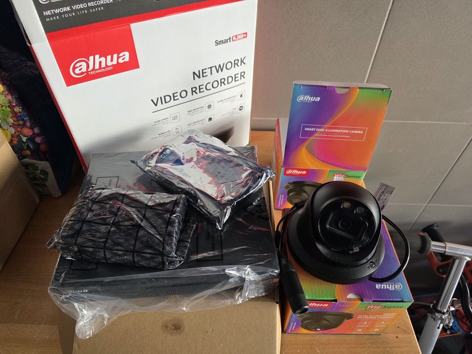 Zestaw do monitorigu Dahua,rejestrator,  2x kamera, switch  poe, kompl