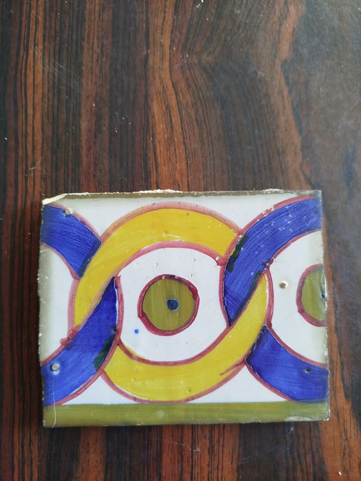 Azulejos seculares | policromos | chacota e pintura manuais | tiles |