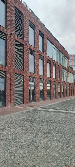 Продаж спеціального приміщення на вул. Січеславська Набережна 53А,