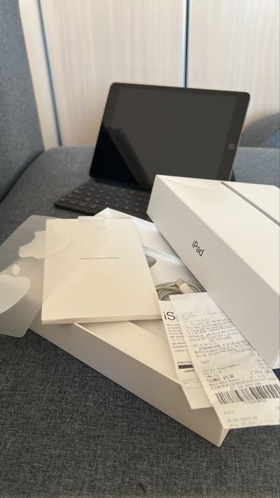 iPad 9. gen 256GB Gray Wi-Fi + Klawiatura Apple Smart Keyboard + Pudełko / iSpot