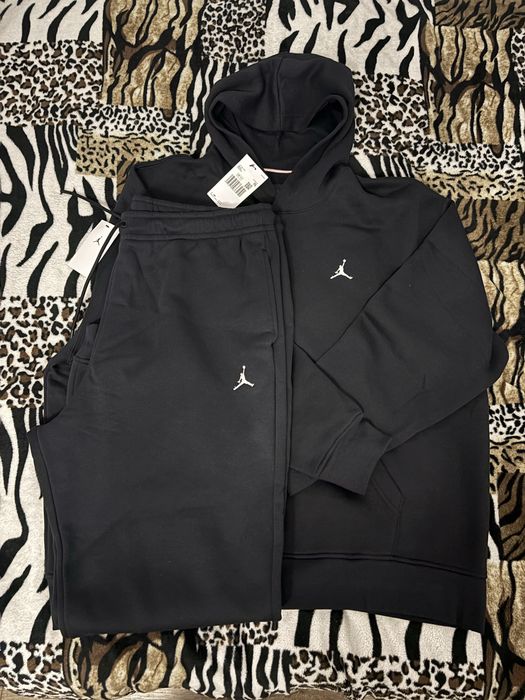 Продам костюм Jordan в чорному кольорі