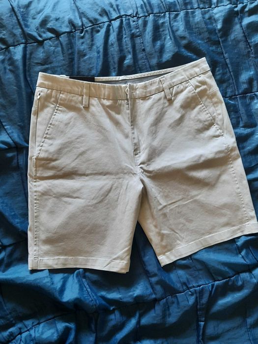 Spodenki Under Armour męskie chino krótkie rozm. 34 jasno szare nowe