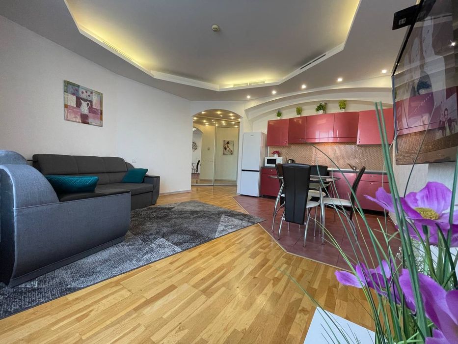 Квартира погодинно, подобово 2 кв в Мост сіті