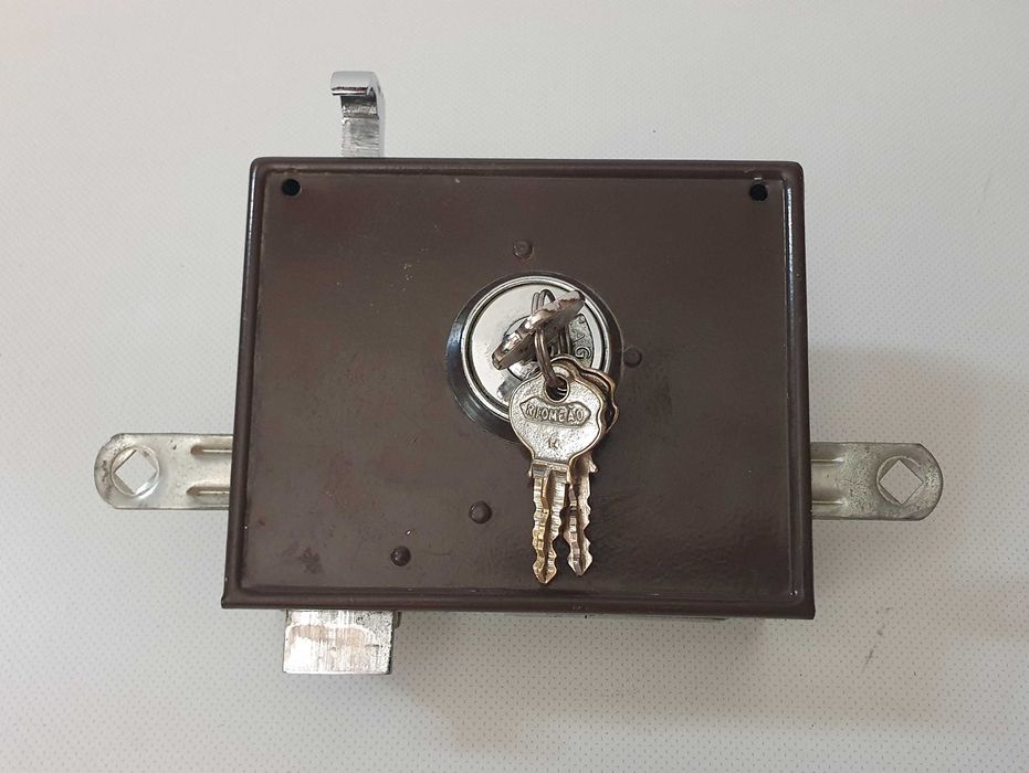 Fechadura AGC Rio Meão, 4 Entradas, Direita, com Tranca Lança Fecho
