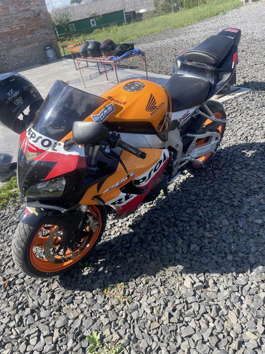 Продам мотоцикл Honda cbr 1000rr