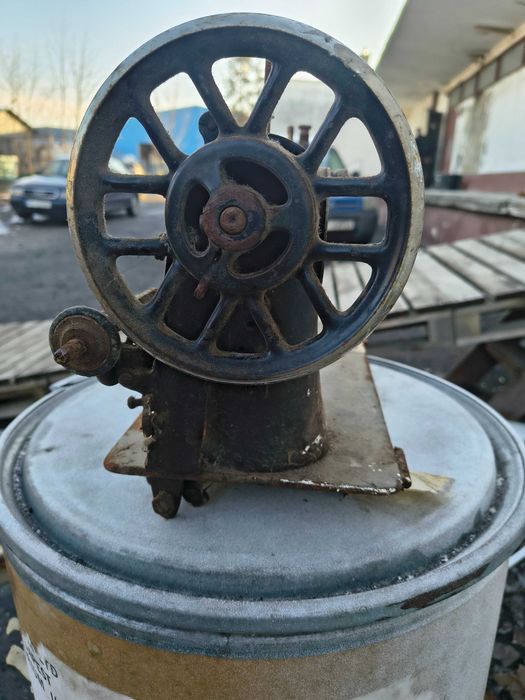 Maszyna do szycia  Naumann