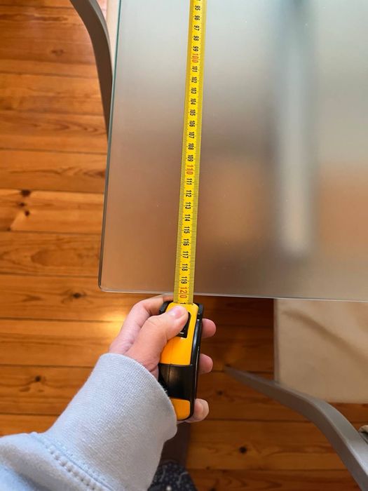 Conjunto de mesa e cadeiras