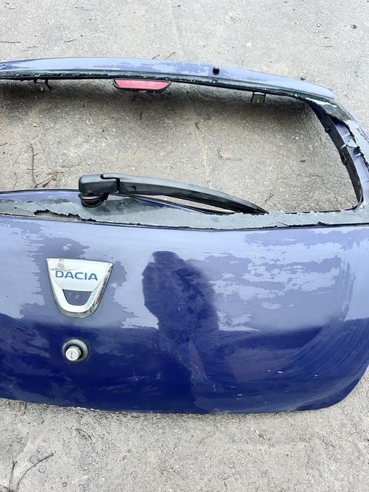 Задня ляда кришка багажника Dacia Sandero Дача Сандеро 2007—2011