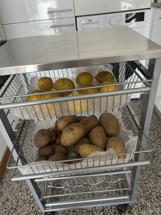 Carrinho de cozinha Gato Preto em metal/inox – excelente qualidade e arrumação