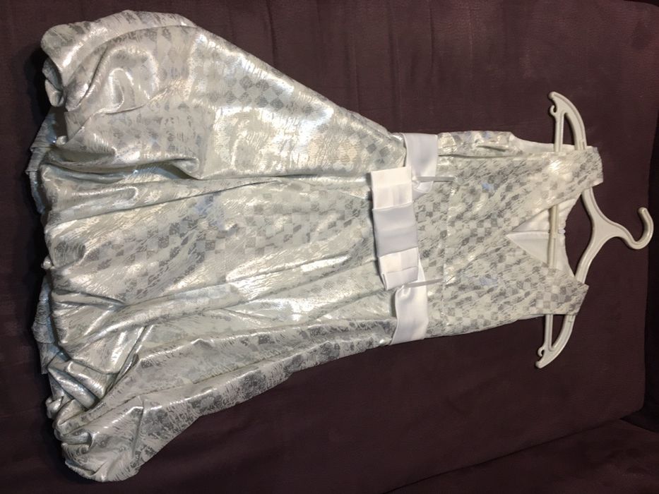 Детское нарядное поатье