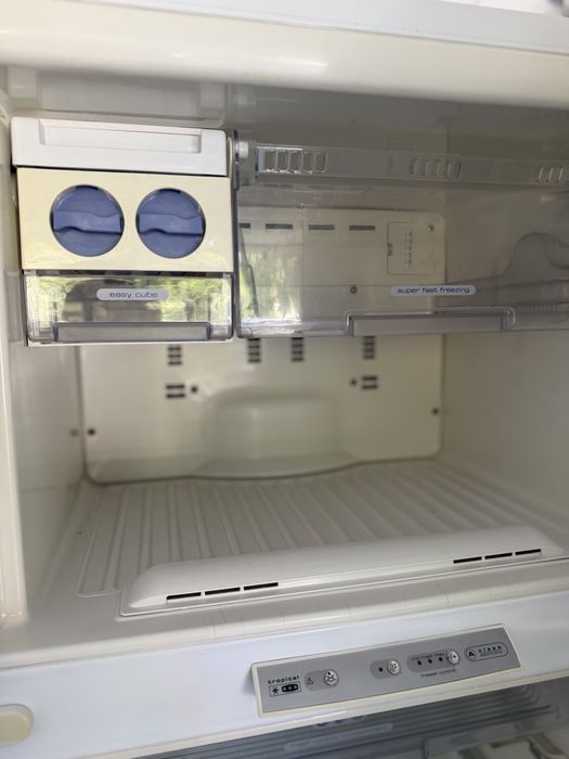 Холодильник Whirlpool ARC 4020 WP
