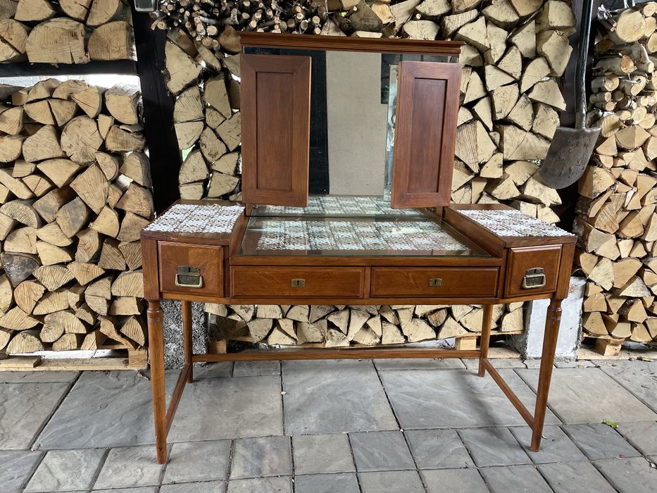 Recznie robiona stara toaletka