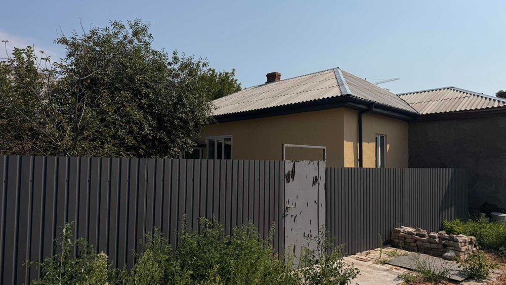 Двокімнатна квартира на землі. Тихий центр