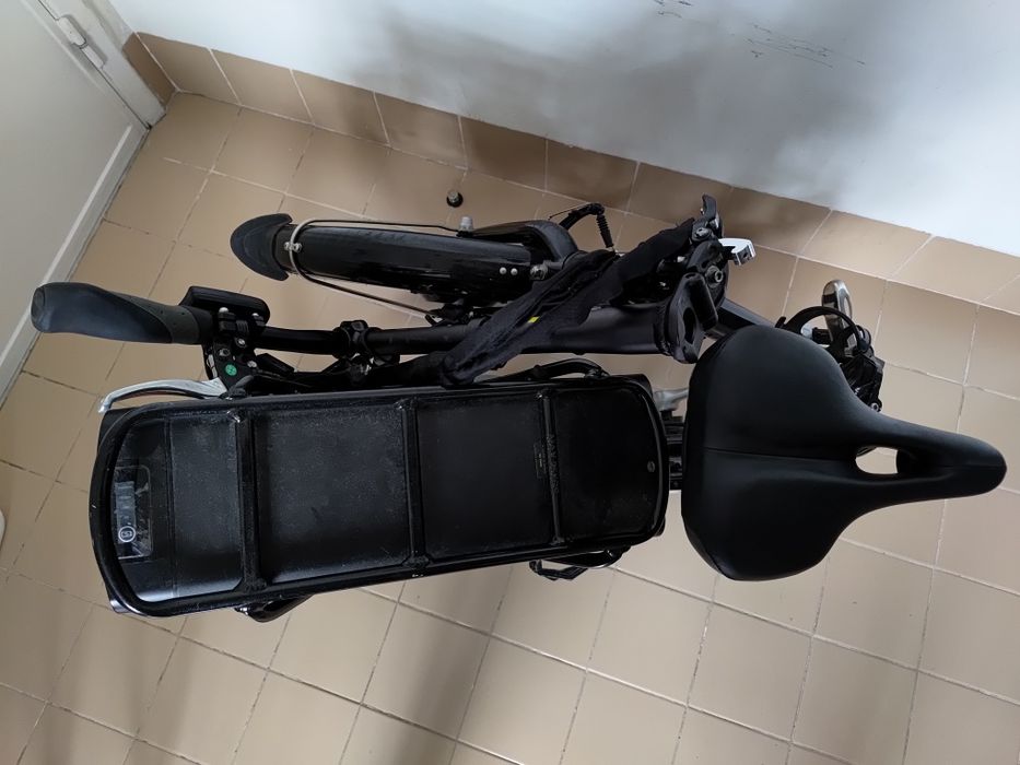 Bicicleta elétrica dobrável