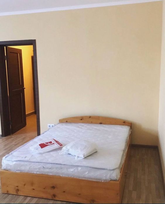 Здається квартира студія в центрі міста  вул.Мельника 10