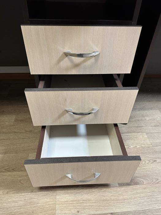 Стіл офісний з шухлядами , стіл письмовий, директорський , компютерний