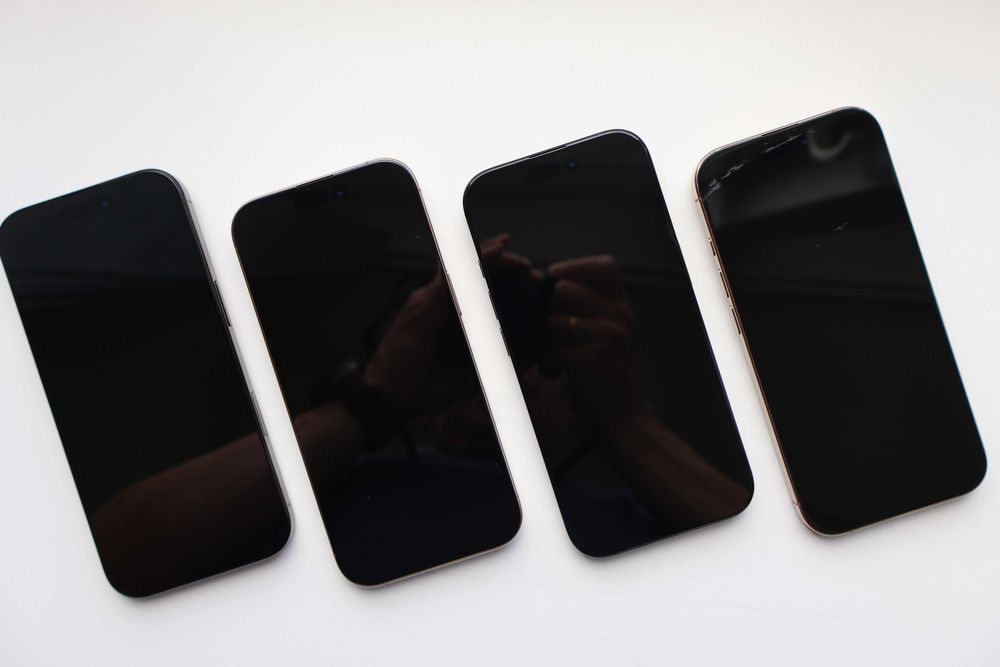 Новий Apple Iphone 16 Pro 128Gb Black / Desert Titanium Neverlock Оригінал!