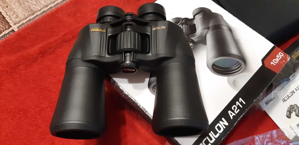 Nikon Aculon A211 10x50 — це один із найкращих класичних світлосильних біноклів у своєму сигменьті зявдяки комбінації 10 кратного збільшення та 50 мм