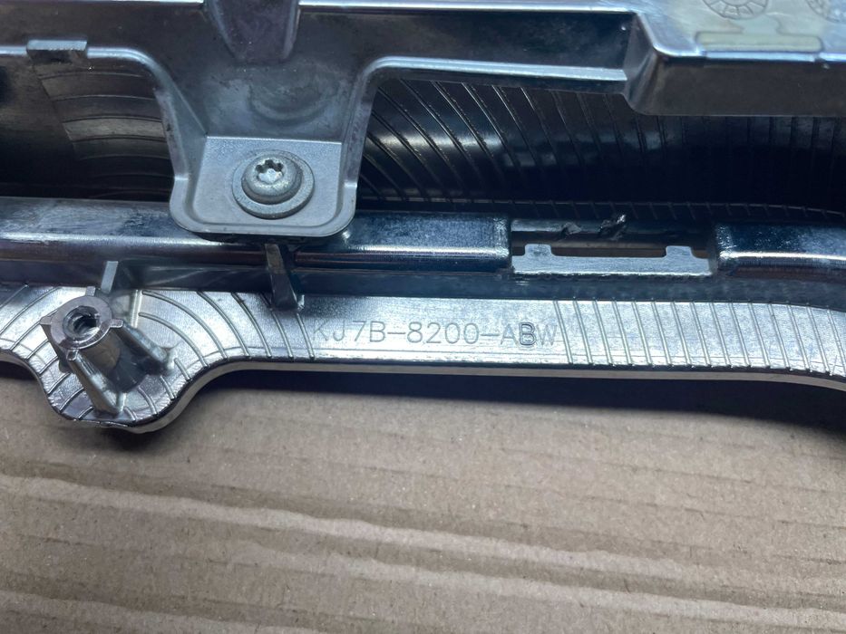 Решітка радиатора (гриль) Lincoln MKC 2019 оригінал б.в.