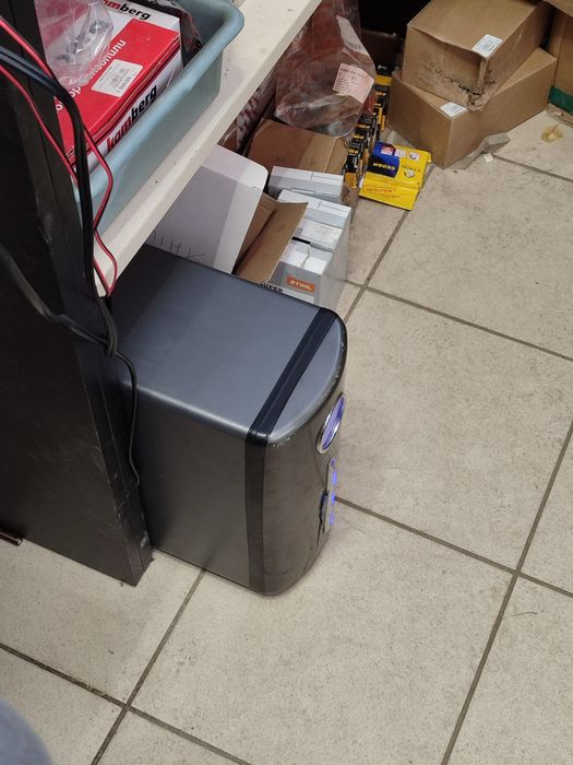 Продам саббуфер 4000