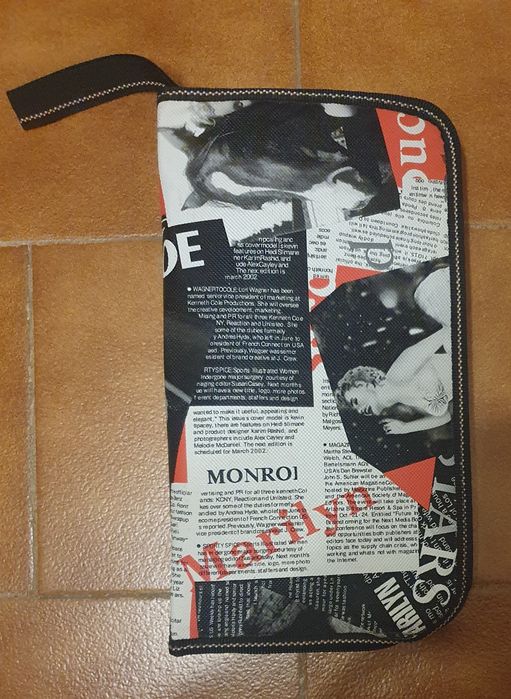 Estojo de CDs com fecho