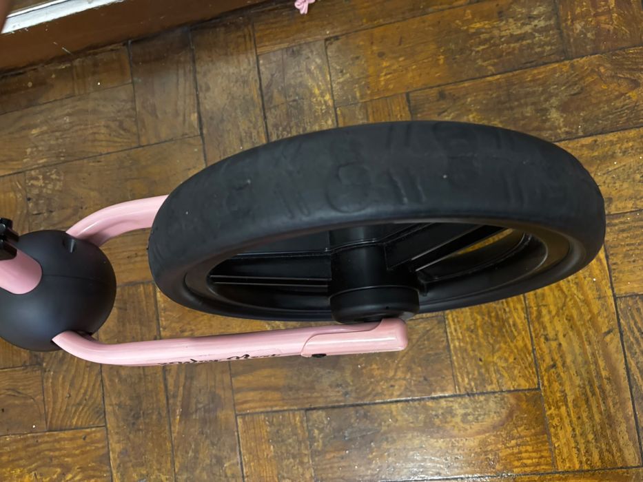 Bicicleta de equilibrio criança