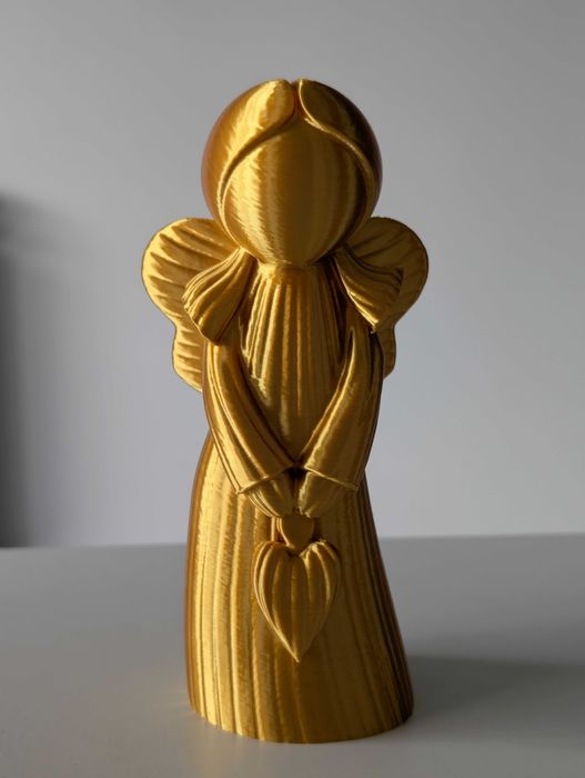 Figura Anjo com Coração Nórdico Minimalista Dourado (15Cm)