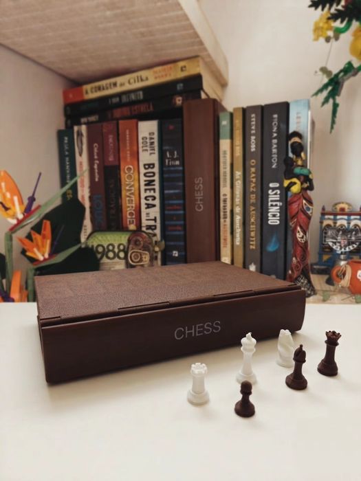 Jogo de Xadrez Magnético Compacto (Caixa-Livro)