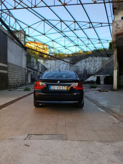 BMW 320d E90 163cv Auto. | Sedan | Muito Equipamento | Revisão Geral foto 3