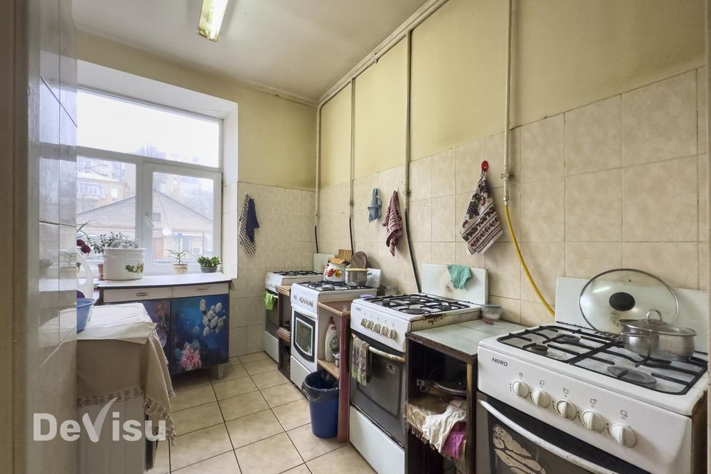 Продаж кімнати в центрі, вул. Володимирська