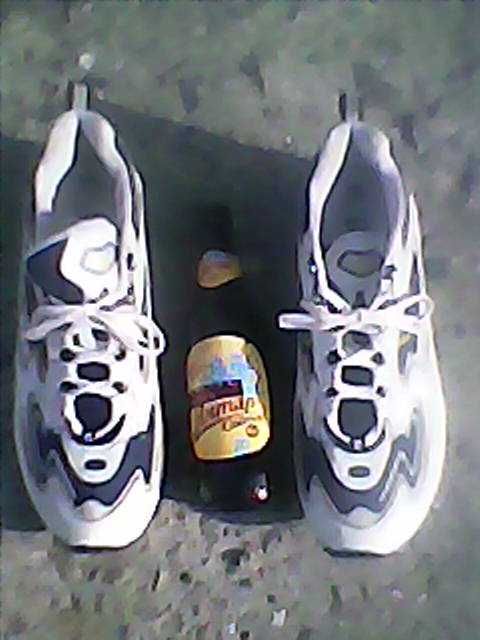 Кроссовки 49р                                         .