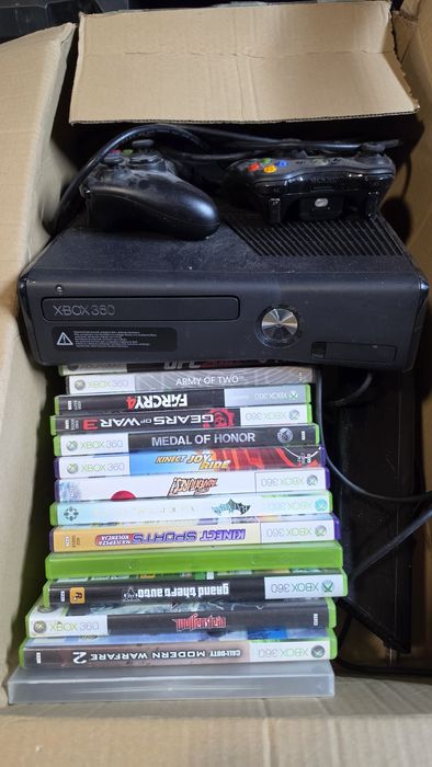 Konsola XBOX 360 + kinect