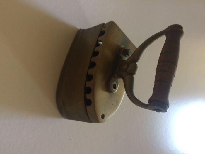 Peças antigas em cobre