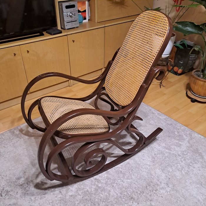 Fotel bujany rattanowy