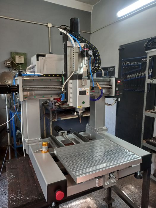 Frezarka CNC do metalu.