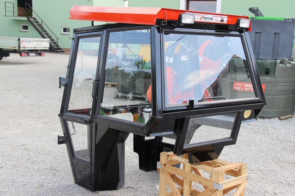 Kabina ursus bez błotników C 330 C-330 KOJA SMOLNIKI transport