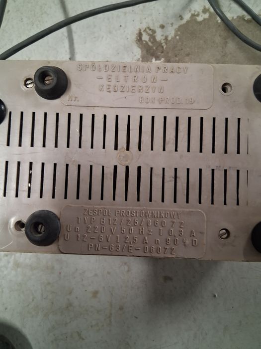 Prostowniki 12v 4A,oraz Eltron 6/12V