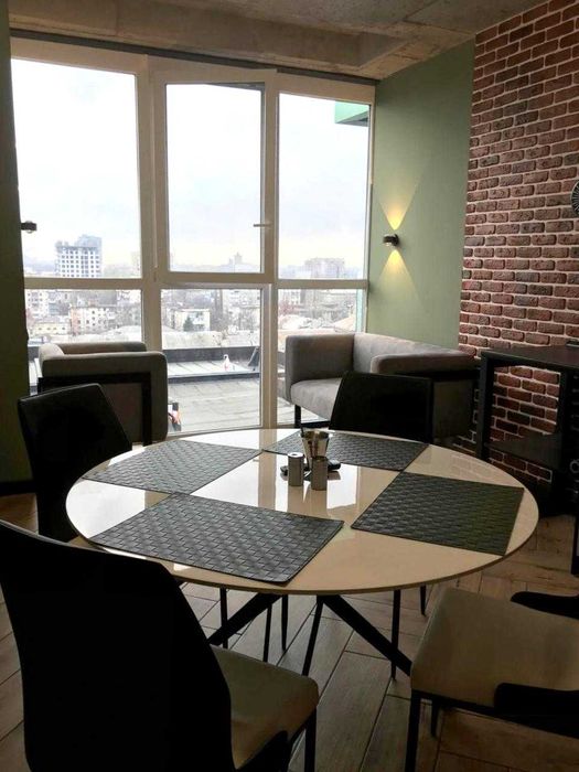 Продам 3-кімнатну квартиру бізнес-класу, 66 м², у ЖК «Дельмар» (центр)