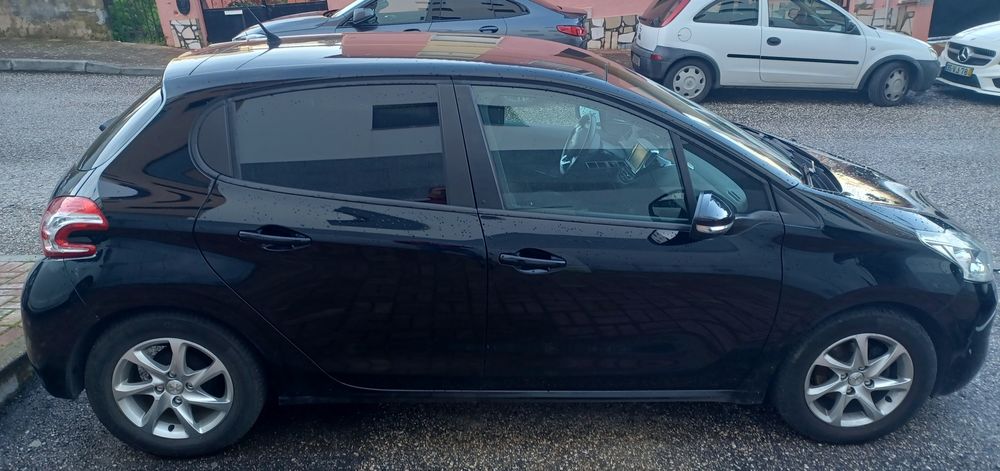 Peugeot 208 1.2 85cv c/ Garantia